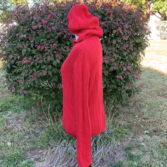 Real Clothes True Red Cable Knit Full Zip Hooded Cardigan Sweater Size Small - Picture 3 of 5